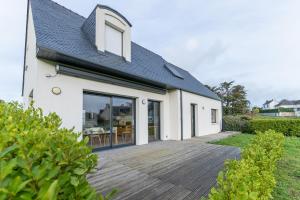 Maisons de vacances TY KREIZH - Maison neuve avec piscine proche mer : photos des chambres