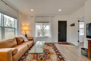 Chic Erie Vacation Rental about 14 Mi to Boulder!