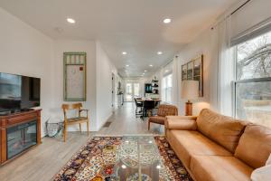 Chic Erie Vacation Rental about 14 Mi to Boulder!