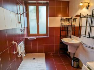 Moulin rénové avec jardin, au bord de leau, entre Verdun et Metz - FR-1-585-1