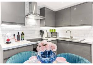 Tranquility in Bloom: Refreshing 2BR Apartment