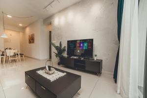 Danga Bay SeaView 3BR BigBalcony by Our Stay