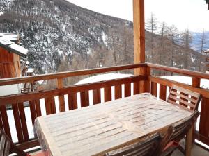 Appartement skis aux pieds avec piscine, 45 personnes, Les Orres 1800 - FR-1-322-539