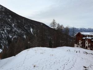 Appartement skis aux pieds avec piscine, 45 personnes, Les Orres 1800 - FR-1-322-539