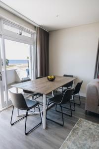 Beachfront 3 Bed Luxury Family Escape - Sea Point