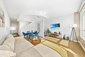 The Coral Loft - Marina Bliss Water view 2BR Pool, Gym