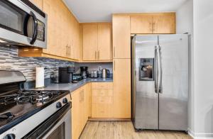 The Coral Loft - Marina Bliss Water view 2BR Pool, Gym