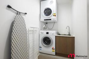 MetaWise Sydney CBD Haymarket Luxe 2Bed Penthouse Bella