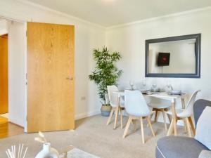 4 Beds 2 Bath close to Gen-Hospital FREE Parking!