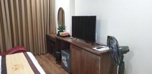 Phương Trang Hotel - 71 Giáp Nhị HN - by BAY LUXURY