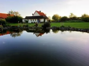 Naturteich Haus - Greschendorf