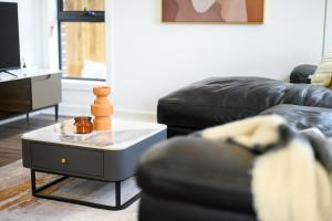 Leppington 5Br house near Woolworths Tran station