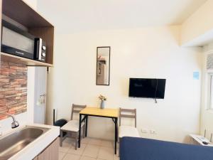 Hassle Free Check In and Out With Unli WiFi Netflix