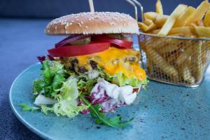 Novobilski - pod wyciągiem Bania i Kotelnica, obok Termy Bania