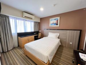 Hallmark Express Hotel