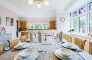 Grove Lodge - Brockhurst