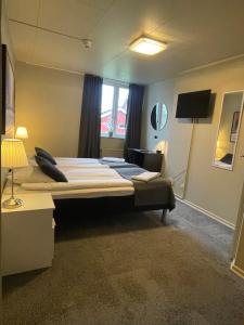 Double Room with Extra Bed room in Hotell Briggen i Åhus