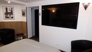 B&B / Chambres d'hotes La Colline aux Yeux Doubs : photos des chambres