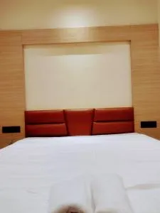 HOTEL SKYKING - Hāsnābād