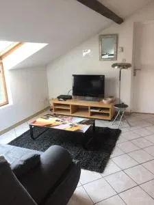 Au Bel Yvonne - 昂内里