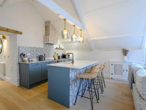 3 Bed in Ogmore-by-Sea 86494