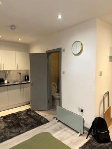 Modern studio flat in Romford