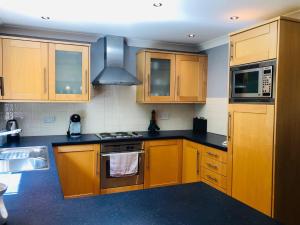 Peaceful location close to the sea and just a 15 minute strollKenmare