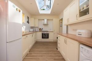 Family Beach House 200m to Sea 5 min to Tenby Town Centre