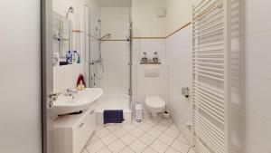 Ostseeblick-Neu 2024-Küche-Parkplatz-Kamin-Balkon