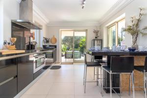 Villa Soalheira - walk to beach private pool and gardens