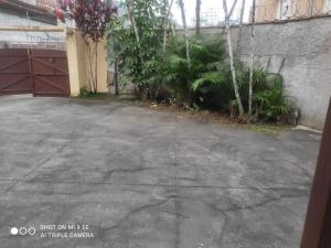 Casa a 250M da praia das Toninhas