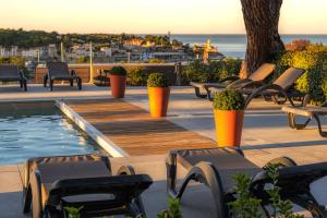 Hotels Les Jardins Du Cedre : photos des chambres
