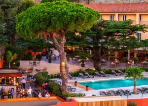 Hotels Les Jardins Du Cedre : photos des chambres