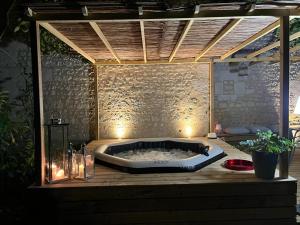 Maisons de vacances Gite Les Raudieres 3 etoiles - Piscine et Spa : photos des chambres