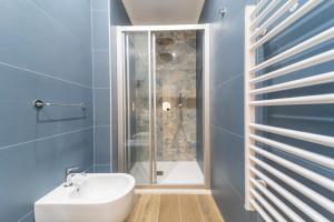 Mentana Rooms - by Devona Rooms