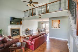 Large Clarksville Family Home about 4 Mi to Speedway!