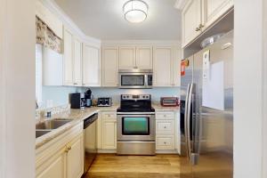 CAB03 Pelicans Penthouse