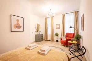 Warm Elegance Retreat : 75 m2 comfort near New York Café