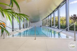 ViVi Homes - Alessio Pool, Sauna, Spa, Gym & Beach