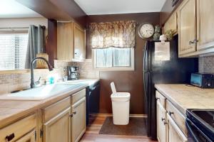 66 Pine Top Circle, Unit B