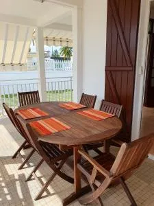 Maison spacieuse à Petit Canal, 104 m², proche sites historiques - Petit-Canal