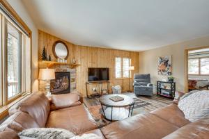 < 12 Mi to Marina: Grand Lake Getaway!