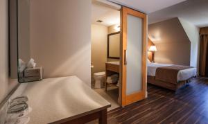 Coast Hillcrest Hotel