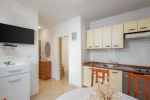 Apartments Vucica, Sevid