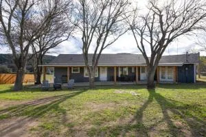 the Gratitude Haus - Fourth Crossing