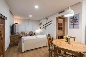 Bonaigua 007 by SeaMount Rentals
