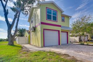 Indian Rocks Beach Getaway with Balcony and Bay View!