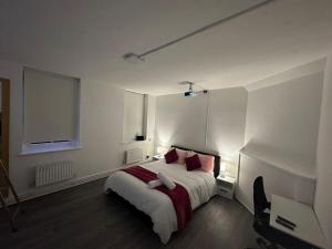 Super double bedroom zone 1