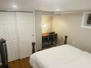 Luxury Basement Apt - Springfield