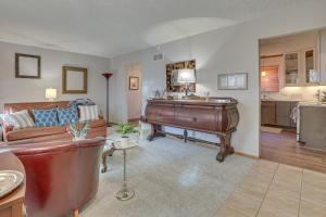 Akron Home with Deck Walk to Towpath Trail!